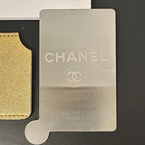 CHANEL Metallic Gold Card Holder w No Shatter Compact Mirror. New in Box - Picture 5 of 10